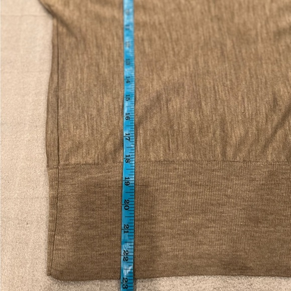 Banana Republic Oatmeal Extra Fine Merino V Neck Cropped L/S Sweater Ribbed - Picture 6 of 6